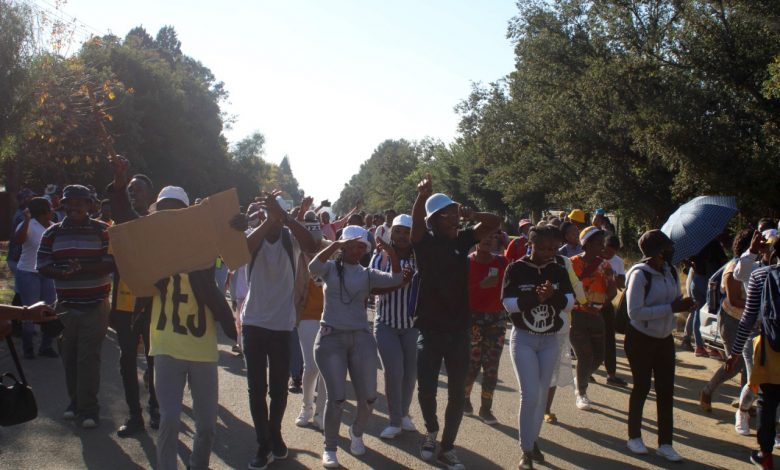 Students At Gert Sibande College In Standerton Burn Tyres Ridge Times